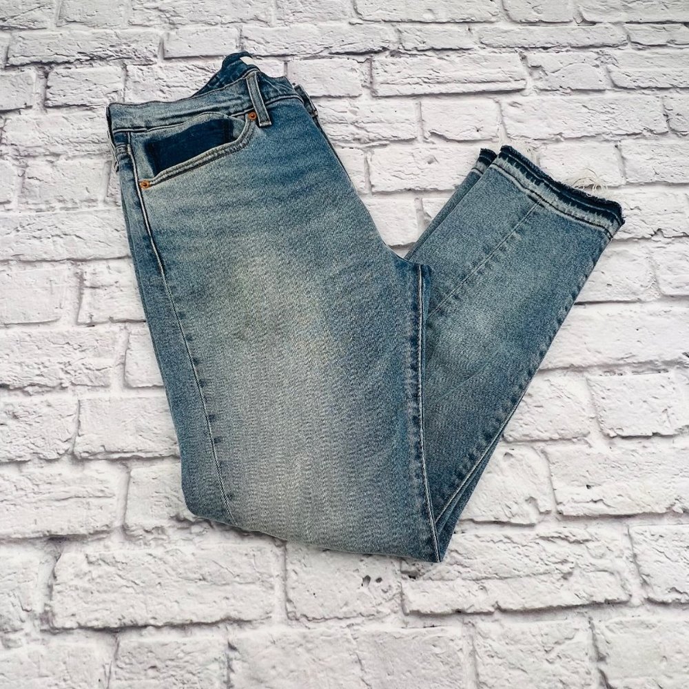 Levi's Men's Slim Jeans in Light Blue Wash